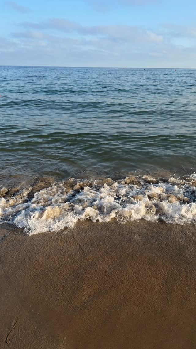 Appreciating nature here and there, during hectic moves, keeps me sane. Isle of Man 🛳️ The Lake District ✈️ The Med 🚗 Andorra 🚘 The Med 🛩️ London … Hoping to stay in one place very soon and finish some projects!