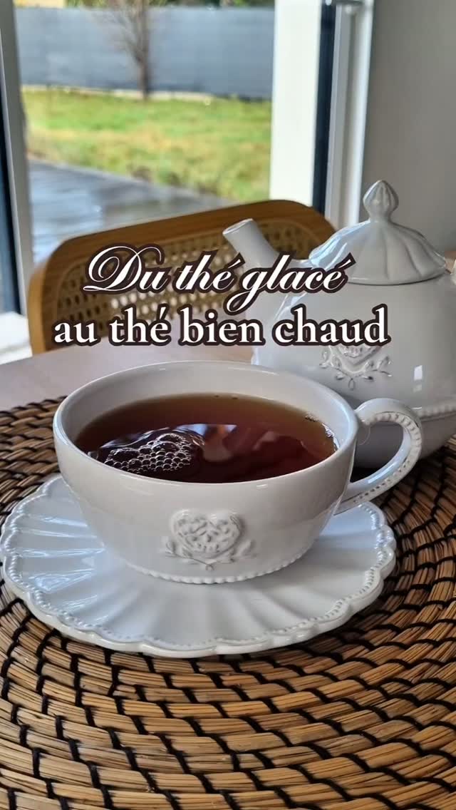 🍂 L’automne est là 🫖✨
On range le thé glacé et on ressort les thés qui réchauffent les journées plus fraîches 🌿🤎
À la boutique, on vous propose une sélection de thés et d'infusions automnales, parfaite pour bien débuter cette nouvelle saison 🍂
📍 27 rue Marceau, Tours
🛍 Boutique en ligne (lien en bio)
Vous êtes déjà passé à une tasse bien chaude pour ce début de saison ou pas encore ? 👀🫖
#tassedethe #nouvellesaison #automne #teatime #toursmaville