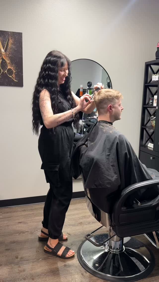 If you’ve been looking for someone who really enjoys men’s hair and can help you figure out the cut + style that works for you, Tesla’s your girl!
Bismarck Hair District | Bismarck Hair Salon & Spa