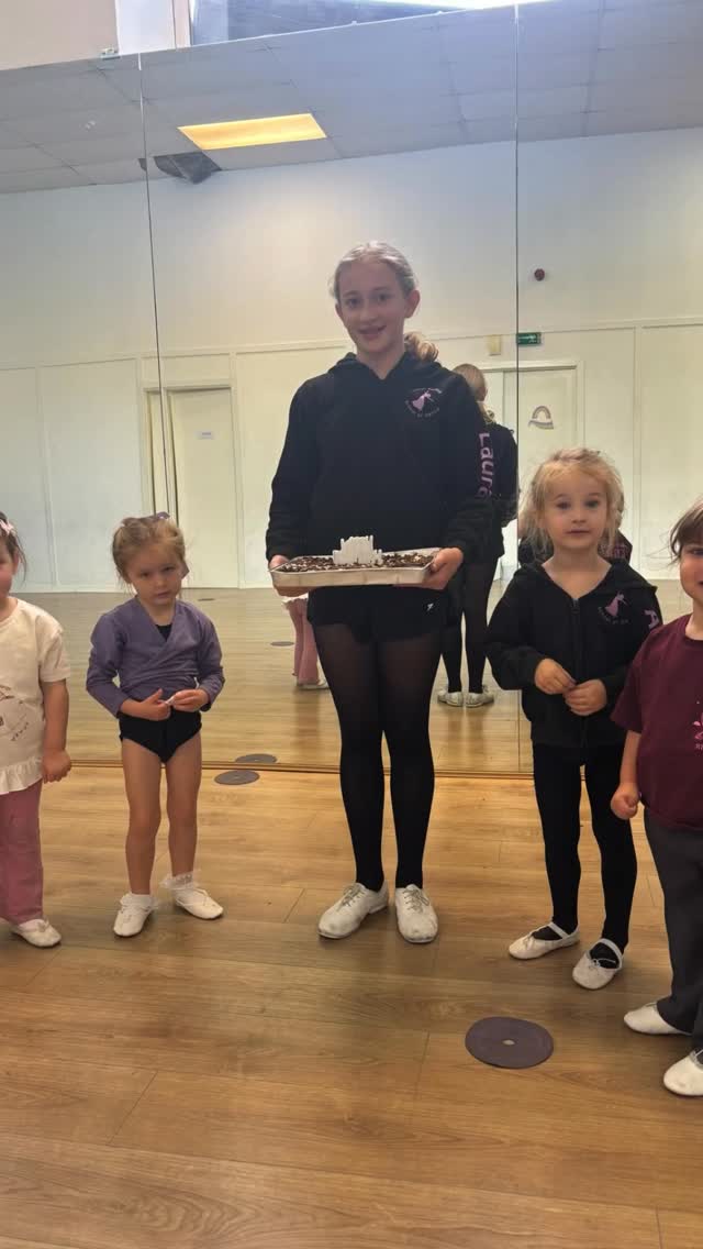 Let’s see what our nursery class have been up to so far this year...
✅ unicorn horns
✅ pointed toes
✅ smiles
and that’s only naming a few!
We have pre-school classes
🩰Monday 16:00-16:45
🪩Wednesday 16:00-16:45
🕺Saturday 09:15-10:00
if you fancy trying out one of our classes, then head to the link below
https://gillian-easdaleschoolofdance.classforkids.io
#kidsdancing #trials #dancers