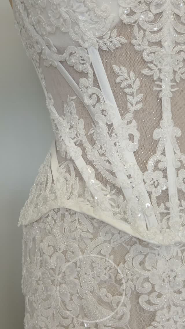 ✨ Effortlessly unforgettable ✨
A dreamy two-piece bridal look featuring intricate full lace and a beautifully structured corset-style bodice. Delicate, feminine, and effortlessly chic, this look is made for the bride who wants something a little different.
Perfect for an intimate elopement, destination wedding, or unforgettable bridal portraits. 🤍✨
Because your bridal look should be just as unforgettable as the moment itself.
#EmmasBridal #LafayetteBride #LouisianaBride #ElopementBride #TwoPieceWeddingDress LaceWeddingDress CorsetWeddingDress BridalPortraits DestinationBride ModernBride RomanticBride BridalStyle