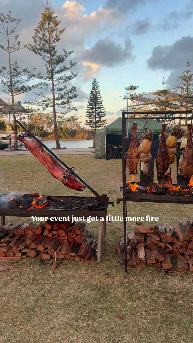 When you event just got a little bit more fire and spectacle for your guests 🔥
Our Fire dining experience offer a real immersive experience , a catering and food experience that will be remembered.