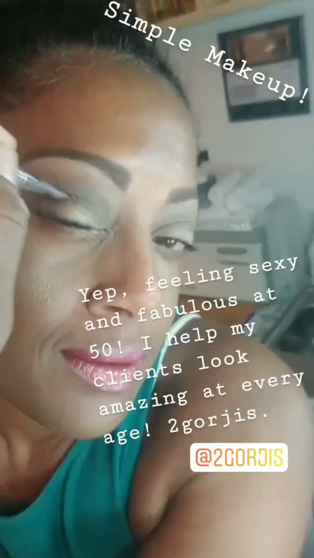 Beautiful Makeup at every age!
I can't believe this is 5o! Now i'm 60.
Ageless Makep for
40' 5o's and Beyond!
Your Makeup should make you feel look ageless!
Kim Evans, Professional Makeup Artist for 2Gorjis™️ Cosmetics