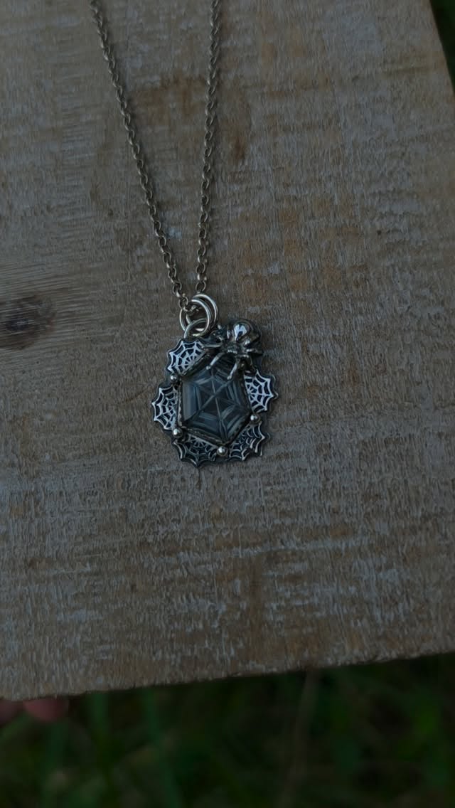 Cutesy spooky spider pendant ๐ท๐ธ Sterling silver & carved quartz set over a patina blackened backplate - available this Sunday 9/20 on my website at 8 pm EST. This is the last piece for this week as my sisters will be coming from out of state tomorrow to visit and then we're all heading to Orlando this weekend for Halloween Horror Nights at Universal. Stay spooky y'all. โจ๏ธ