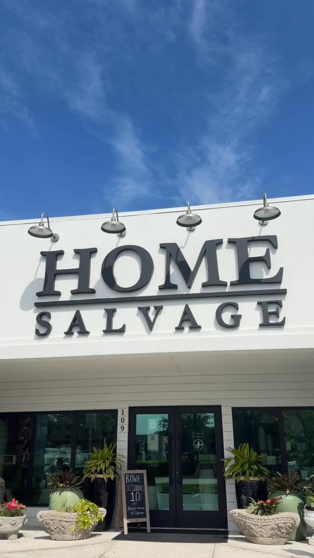 More than a store. Home & Salvage is a whole experience! 🌟
#naplesflorida #localbusiness #retail #shop #interiordesign