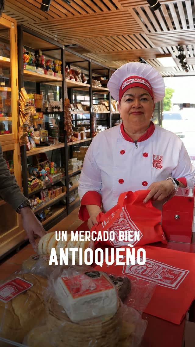 Hay lugares donde uno no solo compra productos, sino que se lleva un pedacito de nuestra tierra. ❤️
En el Mercado Doña Rosa encontrás la tradición antioqueña en cada rincón: chorizos, morcilla, arepas, quesito, dulces, salsitas y sabores que nos recuerdan la cocina de la abuela.
Vení a conocer un mercado hecho para antojarse y llevar la tradición de Antioquia hasta tu casa.
📍Te esperamos en Sajonia, cerquitica al aeropuerto.
Contanos ¿Cuál producto te llevarías? 👇