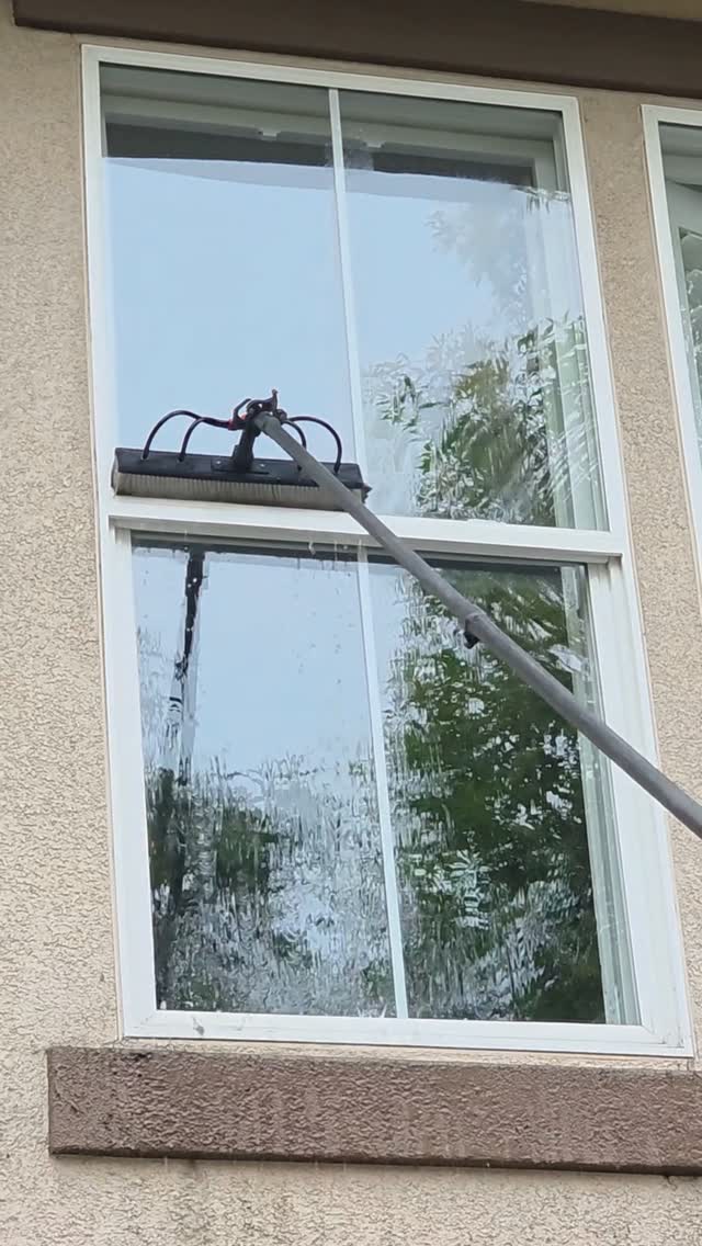 Water-fed pole window cleaning. 💦
Happy Friday! 🫡
#weekend #pov #explorepage #fyp #realestate