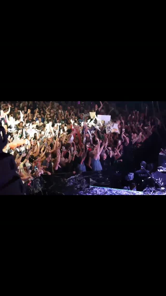 We couldn't have asked for a better way to wrap up the evening! Thanks for coming out! 🎂🎉🎉
@steveaoki
@theraveusa