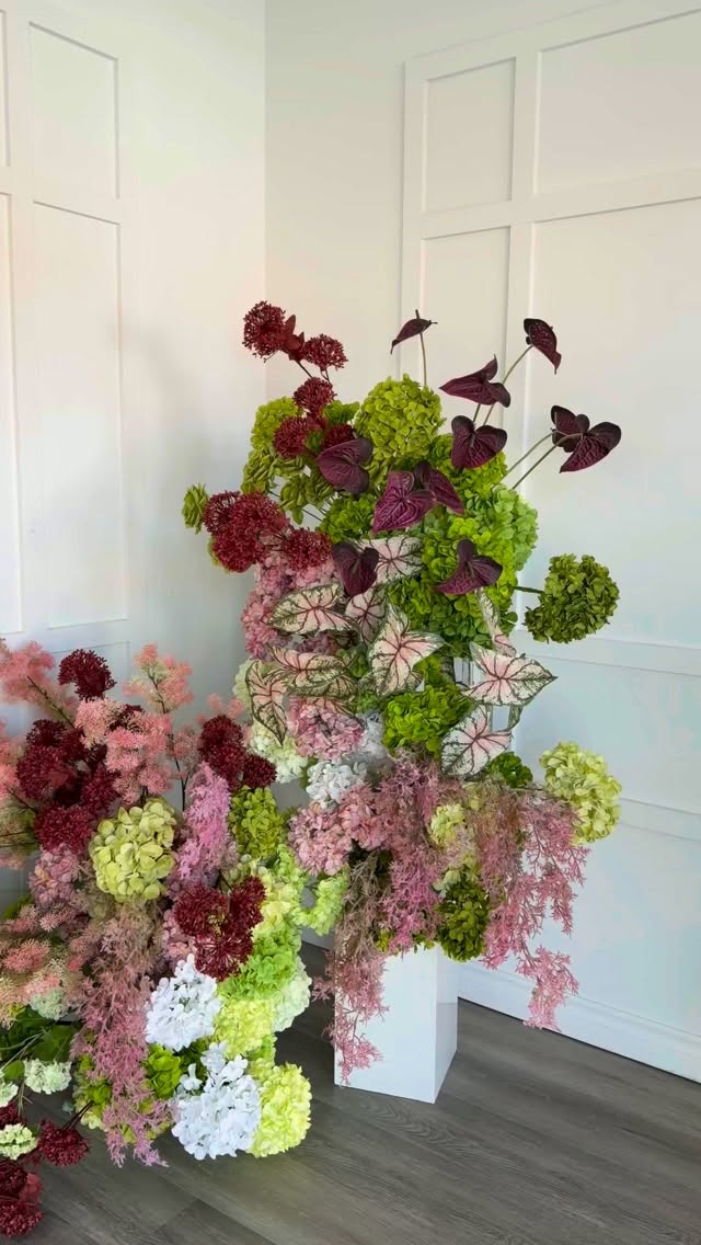 When you tell your florist: “I trust you.”
That’s when we get to have a little fun.
Playing with unexpected textures, letting the flowers move naturally, mixing colours that bring out the best in each other, and creating something that feels a little wild, sculptural and alive.
No need for every stem to sit perfectly in place. Sometimes the beauty is in the movement, the layers, and those slightly unexpected details.
Creative freedom is always where some of our favourite designs begin.
#torontoweddingflorist #torontoflorist #peachwoodevents #torontoweddingdecor #torontoweddingplanning