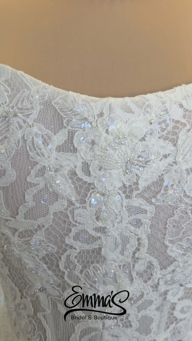 ✨ Romance in every detail. ✨
A truly gorgeous A-line wedding gown adorned in exquisite lace from top to bottom, featuring a beautifully feminine cat-eye neckline that frames the silhouette with effortless elegance. 🤍
Timeless lace, a flattering A-line shape, and a neckline that makes a statement — this is the kind of gown that feels classic, romantic, and unforgettable. ✨
#EmmasBridal #WeddingGown #AlineWeddingDress #LaceWeddingDress #CatEyeNeckline BridalStyle LafayetteBride LouisianaBride BridalInspiration SayYesToTheDress