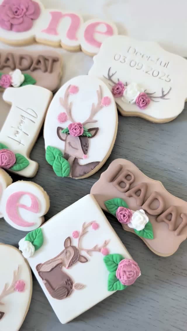 BIRTHDAY | Oh deer... These cookie creations are a perfect set to celebrate a 1st birthday🦌💕
Thank you for choosing to BAKE & CREATE with us✨
#firstbirthdaycookies #deercookies #birthdaycookies #sugarcookies #sugarcookiesofinstagram