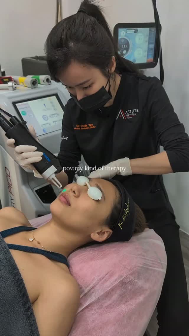 Some therapy comes in the form of quiet moments, glowing skin and a little time for yourself. ✨
Your kind of therapy might look different — ours just happens to involve a facial and laser. 🤍