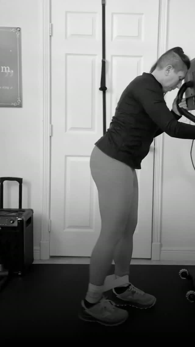 Try this that actually works!
Hey if we haven't met, I'm Jill! I coach women 40+ in perimenopause and menopause who are tired of restrictive diets and workouts built for 25-year-olds. I've helped 500+ women lose weight, build strength, and feel like themselves again — without cutting carbs, wine, or family dinners.
I built my coaching program after watching the fitness industry fail women over 40 for decades. My method is simple: strength training built for your body now, enough protein to protect the muscle you're losing, and real food that fits your actual life.
If you want to stop guessing and start seeing real changes — book a free 30-min game plan call with me. 30 minutes, just me, no pitch. Comment CALL and I'll send you the link. Or book directly through the link in my bio.