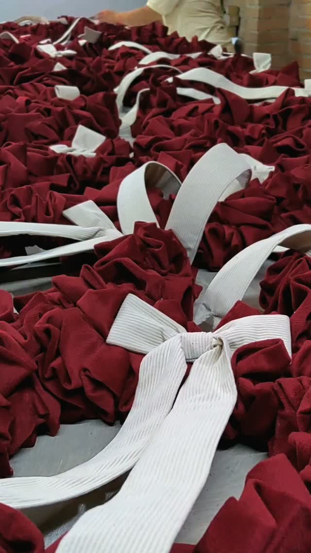 ✨ 3RD BATCH IS READY! ✨
Our Velvet Wreaths are now ready for pick-up. 🤎
Thank you so much to everyone who ordered!
4th Batch coming very soon. Stay tuned! ✨
— ALAB ART
