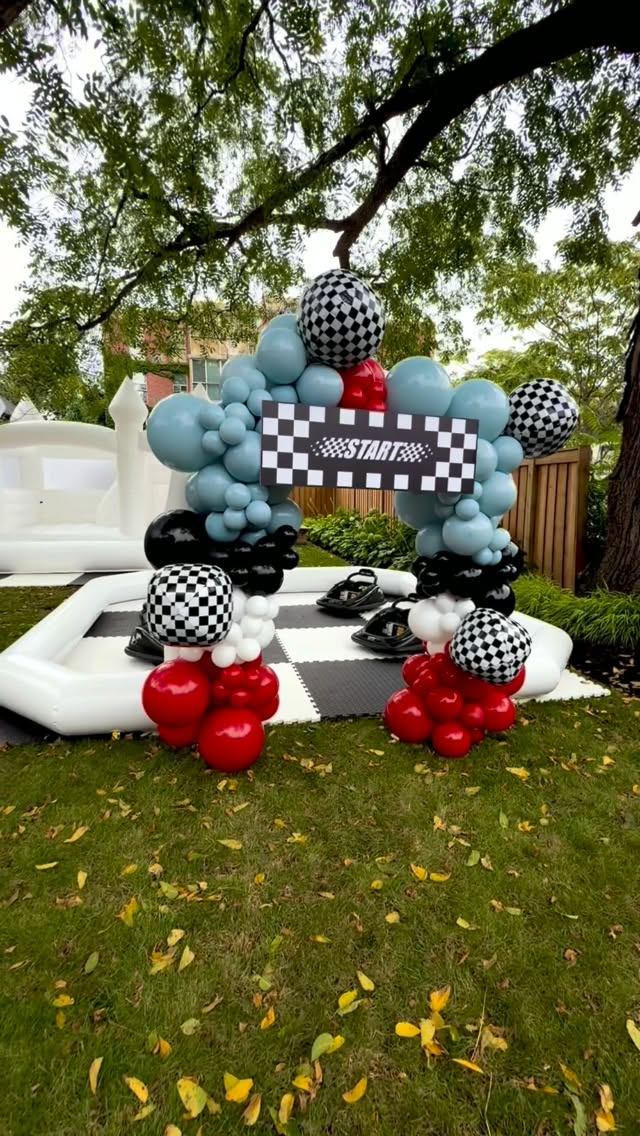 A whole race track. In someone’s backyard. 🏁😎
Black bumper cars, checkered flags, and a castle waiting right behind the finish line.
#EmgoPlay #GTAEvents #RaceThemeParty #KidsPartyDecor #BumperCars