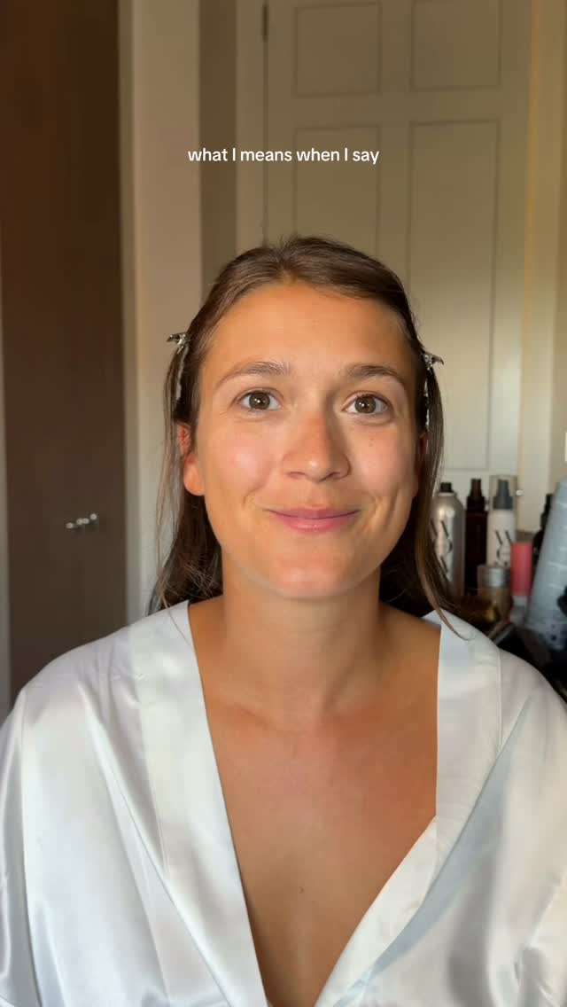 I will never get tired of a soft bronzed bridal glam. Definitely when it’s on my lovely bride @lauraslosse
Aussie girl vibes on your wedding with toasty tones that compliment a tanned skin.
Would you go for this look om your wedding day?
Planning of this beautiful wedding by @eland.be
Photographer @carolina.mosquera.lux @luxvisualstorytellers
Makeup and hair by me
•
•
•
•
•
•
Bridal makeup - bronzed bridal makeup - bridal makeup artist belgium - belgian makeup artist - international bridal makeup artist - bridal makeup artist europe - 2027 wedding - 2027 bride - modern bridal makeup
#bridalmakeup #bridalmakeuplook #bronzedbridalmakeup #aussiegirlglam #bridalmakeupartistbelgium
