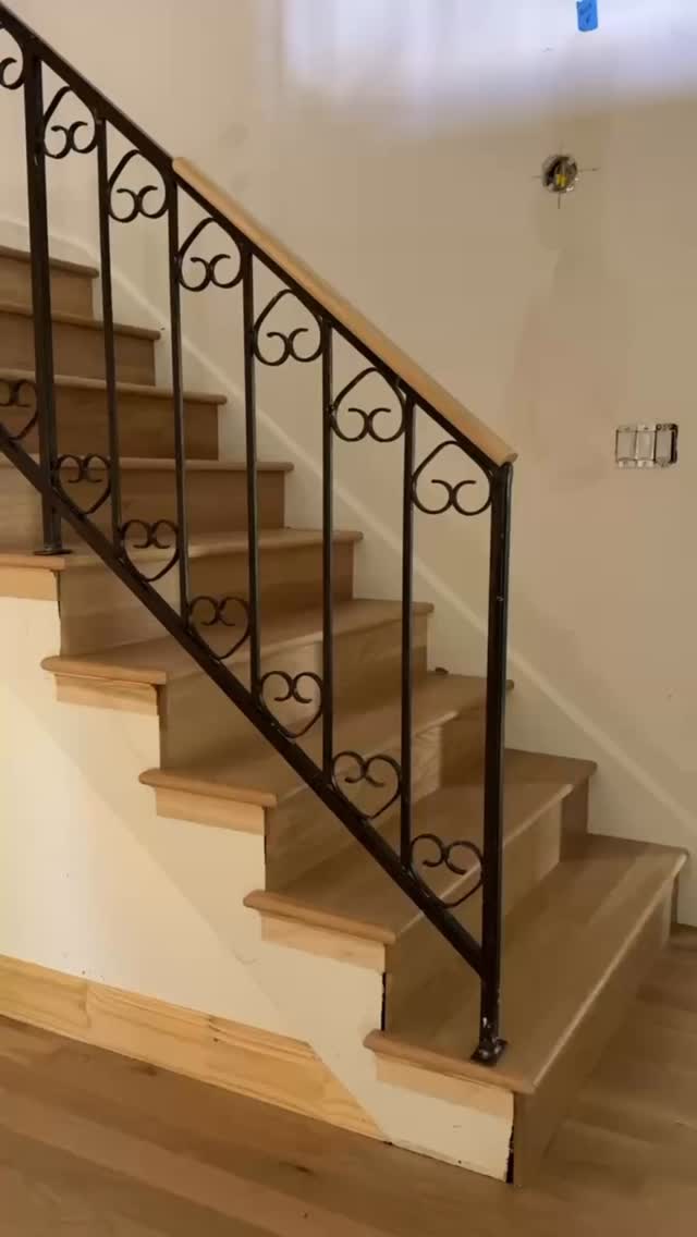 It’s the little details that make a home feel special ✨
Adding an unexpected detail to your stairwell is such a fun way to bring in a little more character and make an everyday space feel intentional.
#InteriorDesign #AustinInteriorDesigner #DesignDetails #StairDesign #StairwellDesign #ThoughtfulDesign #SamanthaKateInteriorDesign