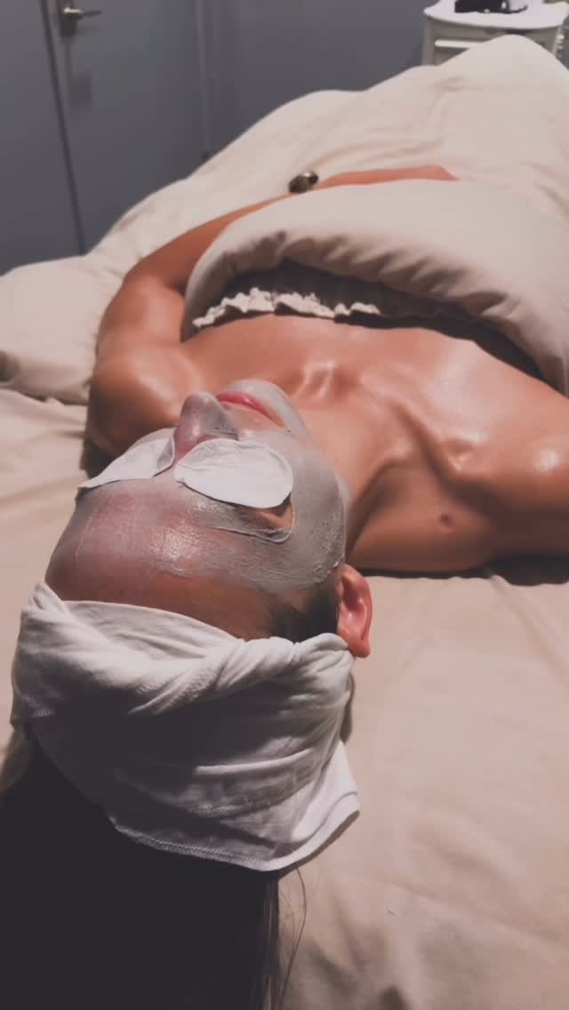 😏😏😏… Oh that darn traffic
#facial #steamer #book #yours #today