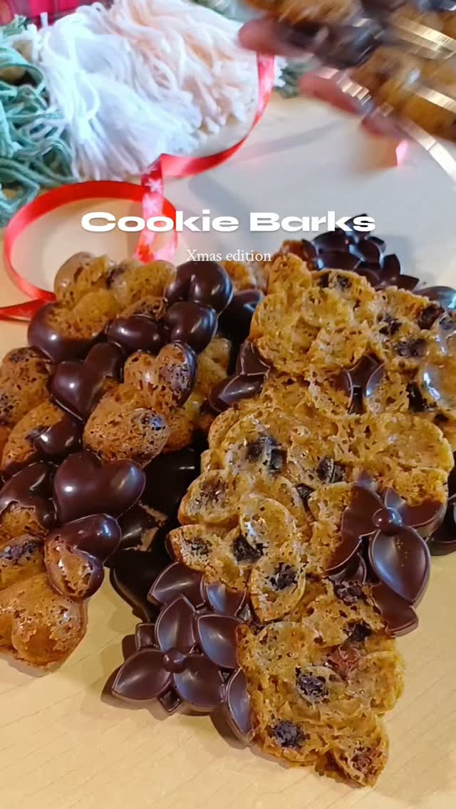 Algo mejor que una NY COOKIE? Siiiii!!! Una ny cookie bark!
Se te antoja? Super sencillas de hacer y además tenemos 2 recetarios con deliciosas recetas para este proyecto!
Link en bio!
#galletas #recetas #recetario #cookies #cookiebar