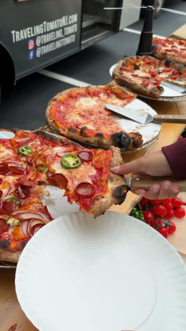 Good pizza, good vibes, good people 🍕
Thank you @traveling_tomato for serving up delicious wood-fired pies!