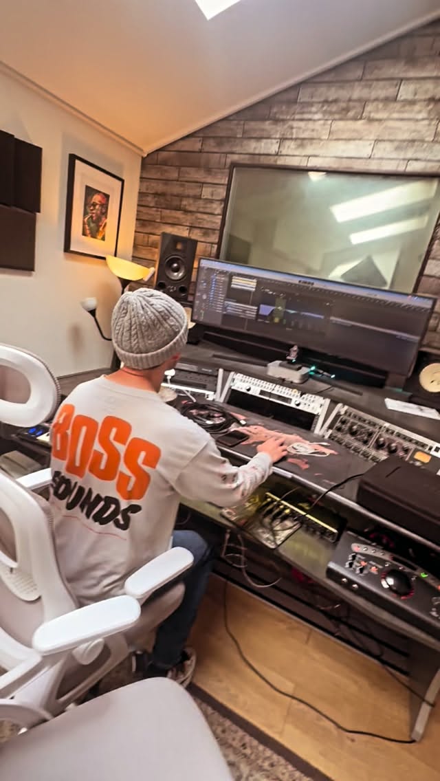 Mixing Drums 🪘🥁🎧‼️
•
•
•
#drummix#mixingdrums #drumrecording #audiomixing #surrey