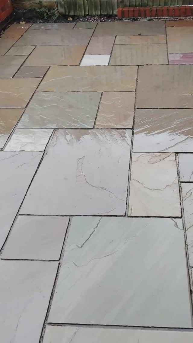 We’ve just had a fresh delivery of new Indian sandstone into the yard. Good, practical paving for anyone planning a patio or getting a garden project underway.
All 22mm thick, with three colours in stock:
• Autumn Brown – 3 patio packs available, 18m² per pack, at £28/m² + VAT.
• Raj Blend – 10 patio packs available, 19m² per pack, at £22/m² + VAT.
• Kandla Grey – 10 patio packs available, 19m² per pack, at £22/m² + VAT.
A patio pack contains a mixture of slab sizes to lay together in a varied pattern. The packs include 900 × 600, 600 × 600, 600 × 300 and 300 × 300mm slabs.
As this is natural stone, colour and texture can vary from the images, so it’s always best to come and take a look in person.
Pop down to Ross Reclamation. Happy to help you work out how much you’ll need.