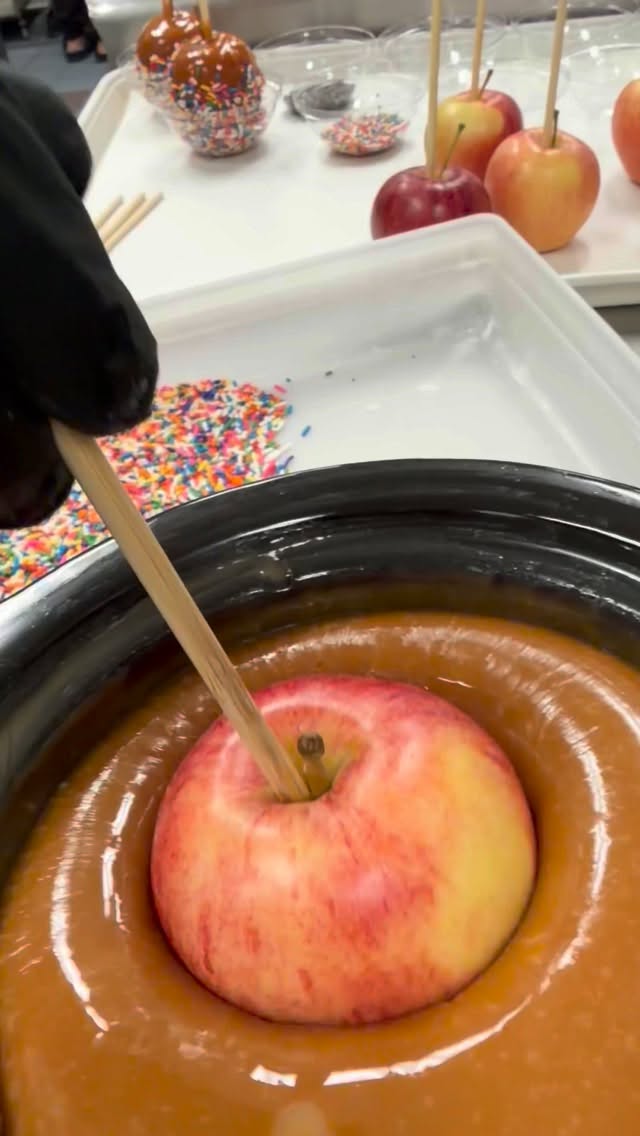 ✨New item alert✨ get in the fall spirit with a hand dipped caramel apple from Blue Moon Cafe!