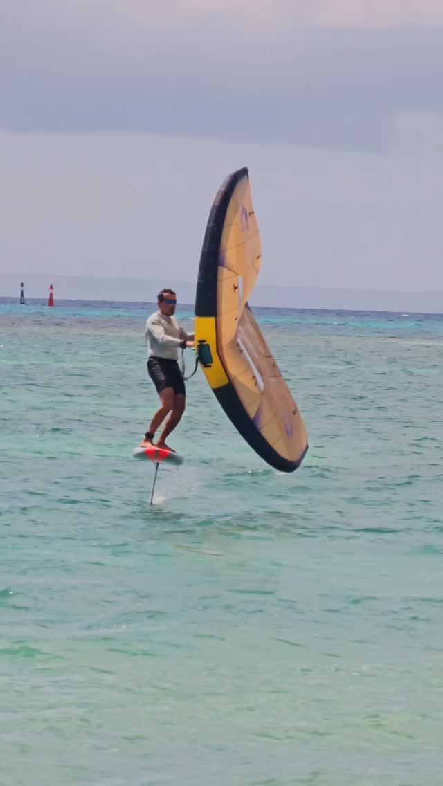It's slowmotion time !
Enregistre cette vidéo pour ta prochaine session et à suivre ce compte pour avoir des idées chaque semaines ! Il est temps d'essayer des nouvelles manoeuvres !
#wingfoil #guadeloupe #caribbean #fwi #slowmo