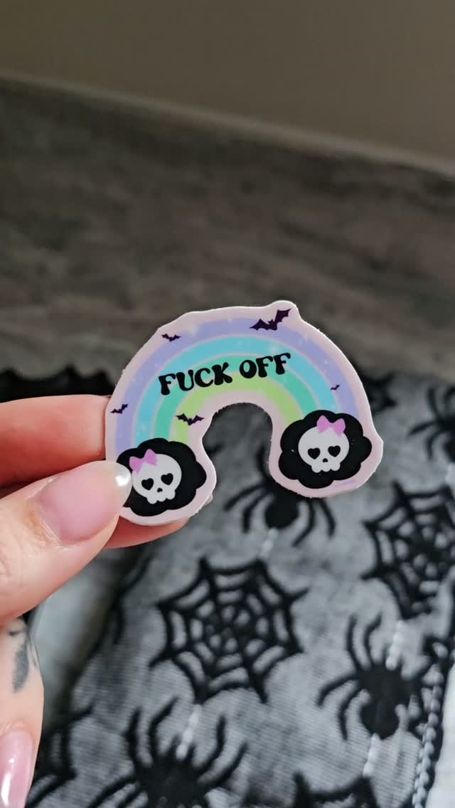Small stickers. Big attitude. Questionable decisions.
✨️🎱 THE ODDBALL MINI STICKER PACKS 🎱✨️
Go forth and decorate irresponsibly. 💋
#stickerart #maisiejames