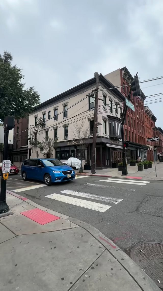 If you’re in Hoboken, save this spot. 👀🇮🇹
@pratobakery on Washington Street is the home of Cantucci and the perfect place for an Italian sandwich, a latte, and something sweet.
#pratobakery #italianbakery #cantucci #hobokennj #hobokeneats