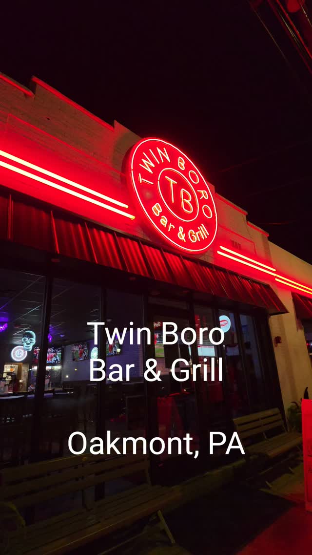 Great Lobster Roll found in Oakmont, PA - Twin Boro Bar and Grill.
Chad The Ghost Hunter always on the lookout for great late night bites.
#oakmont #lobsterroll #lobsterrolls #pennsylvania