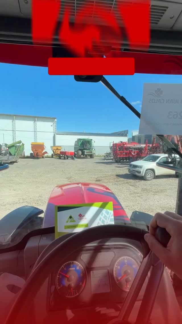¡POTENCIA IMPARABLE QUE LLEGA A LA PAMPA! 🚜🔥💪
Hoy celebramos a lo grande y felicitamos enormemente a Juan Carlos Marino por la espectacular incorporación de este Tractor Chery 140 HP World, entregado directamente en su establecimiento en Miguel Riglos, provincia de La Pampa.
¡Muchísimas gracias, Juan Carlos, por confiar en la logística, el asesoramiento y el respaldo de siempre en Trevor Agro! A sacarle todo el jugo a este maquinón en la próxima campaña. 🙌✨
#TrevorAgro #AgroChery #MiguelRiglos #LaPampa #Tractor0KM
