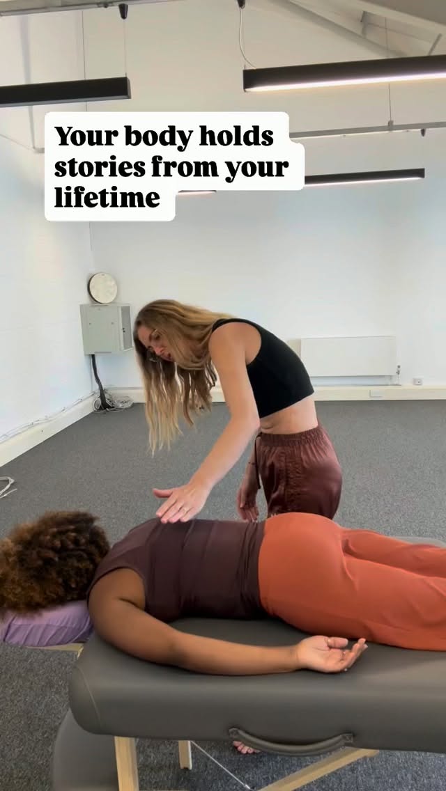 Sometimes the body needs a different way in.
You can understand what happened. You can talk about it. You can know exactly where it came from — and still notice that your body is reacting as if it’s happening now.
Somatic work gives you space to connect with what’s happening in the body, rather than trying to think your way through it.
Because sometimes the body needs to be felt, not explained.
#spinalenergetics
#spinalenergeticspractitioner
#somatic
Working on the wonderful @eniamonteiro_healing
