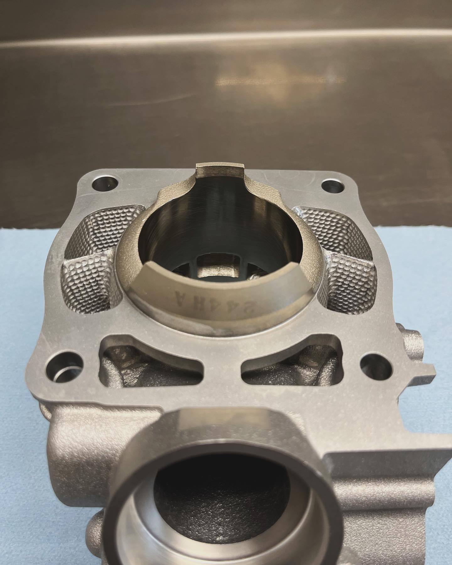 🌟 Digitized porting of the YZ 125 cylinder! 🏍️💨 Machine ported and hand finished, Our team is always pushing the limits, dedicated to continuous research and development on every engine type we work with.
With each modification, we’re committed to enhancing performance, efficiency, and overall riding experience. The journey doesn’t stop here; we’re constantly innovating and striving for excellence.
Stay tuned for more updates as we unleash the full potential of the YZ 125! 🔥
#YZ125 #EnginePerformance #R&D #MotorcycleEngineering #Innovation #PerformanceTuning #lynksracing #mx