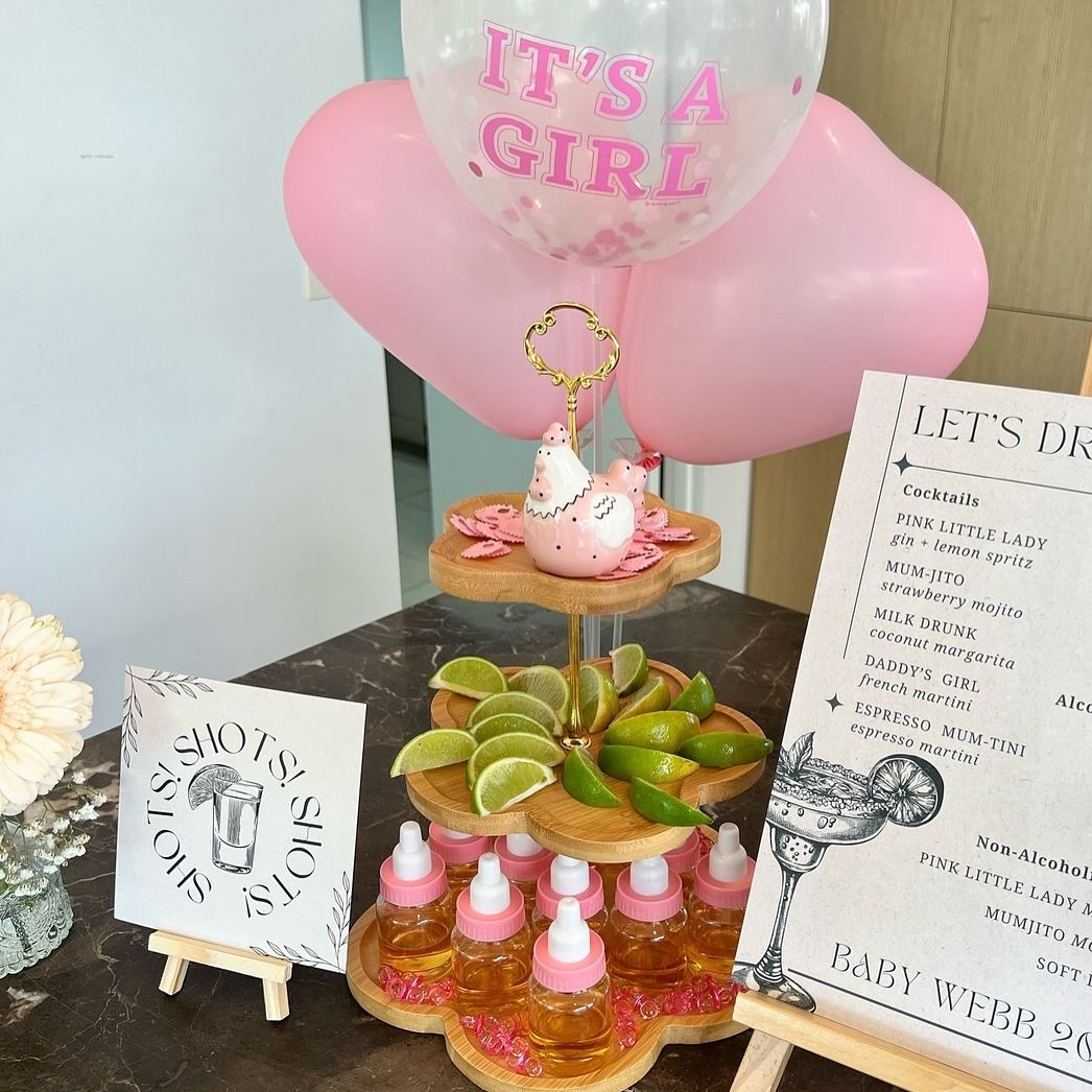 This was still the best baby shower we have experienced to date 😅🍼🐣
The decor was unmatched! Message us for your next party 🎉
#babyshower #party #partyideas #event #bartenders