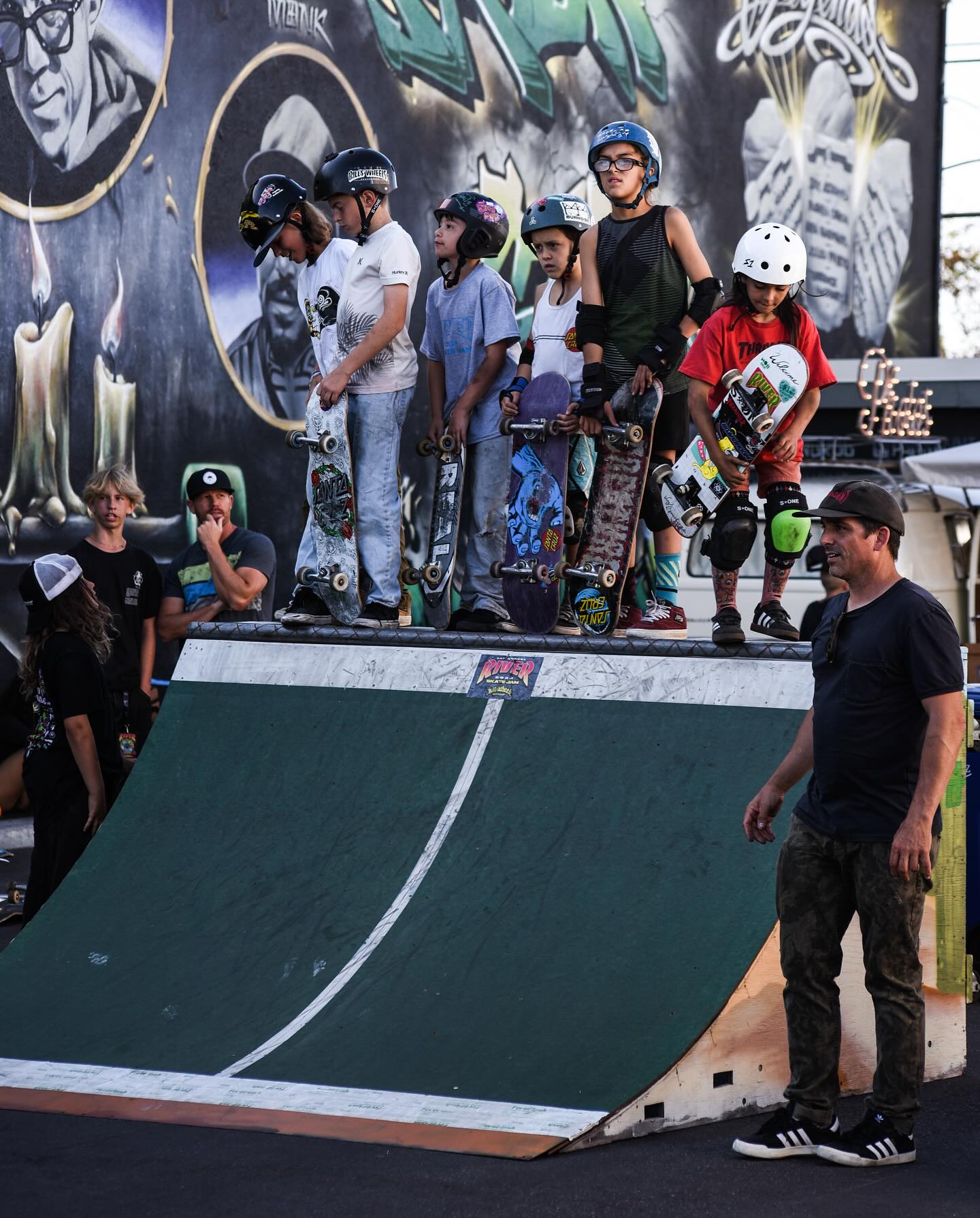 Groms scoping it out 👀🛹
12 and Under NonTest Division @anna_shea_skates @meloboynate 🔥🛹💥🥳
@sevboosinger
#groms #gromsquad #surveythescene #RiversSkateJam #riverbirchallfoundation #timbrauch #merge4socks #santacruz #thinklocalfirst #eventssantacruz #growingupsantacruz #skatelife #skatecommunity