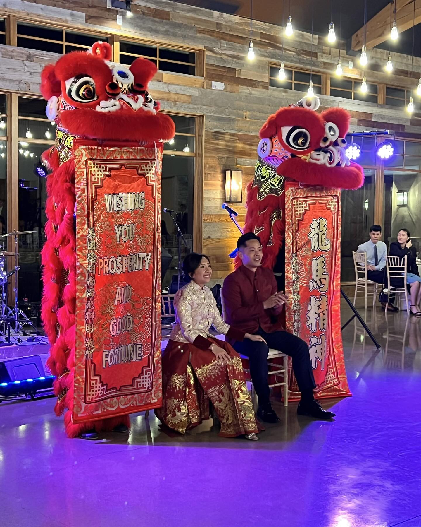 🎊🥂A huge congratulations to the lovely
couple Cody & Cindy!🎊🥂
It was such a joy to celebrate with you and bring the energy of the lion dance to your unforgettable day. Here’s to a lifetime filled with love, joy, and endless blessings.
Thank you for letting us share this cherished tradition with your loved ones!”
.
.
.
#Austin #atxweddings #austinliondance
#dragondance #chinesedragon #liondance
#chinesenewyear #austindragondance #mualan
#austintexas #atx #Texas #texasliondance
#community #culture #tradition #lny2025 #cny2025
#chinese #asian #2025 #cny #舞獅 #舞龍 #醒獅
#wedding #tet #newyear #recruiting #recruitment