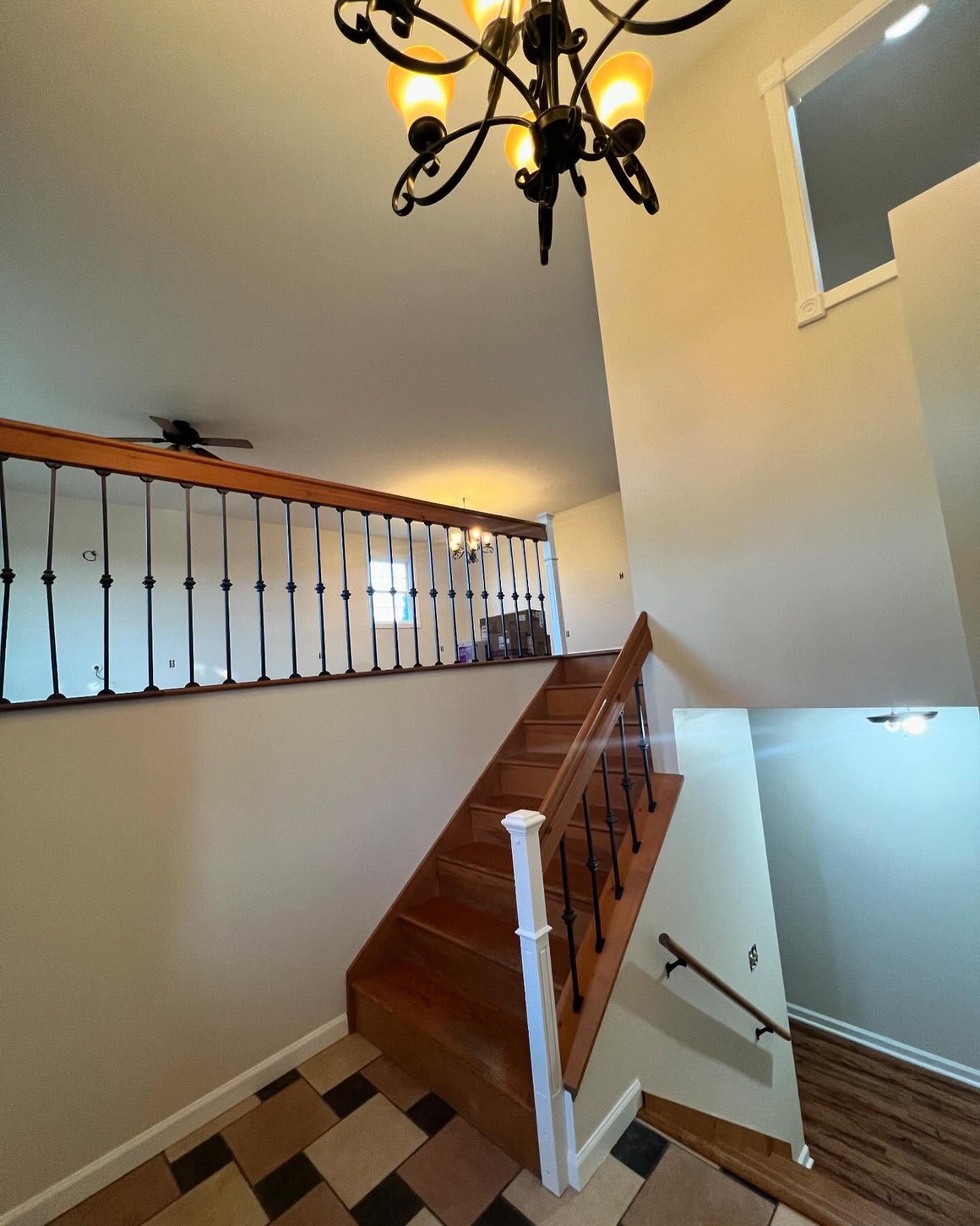 Beautiful whole house interior project completed recently. This was for wonderful Illinois clients who trusted Guardian to paint the entirety of their new home prior to moving in. This project included color pivots on the walls and base boards and doors. We were able to complete the over 3,000 sq/ft project in 5 days for the client ahead of the holidays. Shoutout to @housetohomenwi on advising on the colors and other design items within the home. #guardian #guardianpropainting #sherwinwilliams