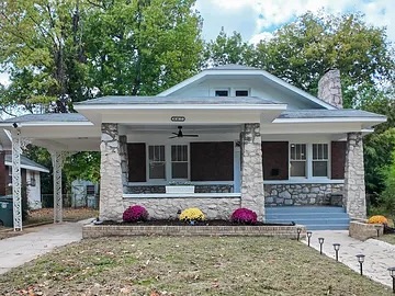 ๐๐Home Staging in the Evergreen Historic District~the soft blues, our favorite๐๐