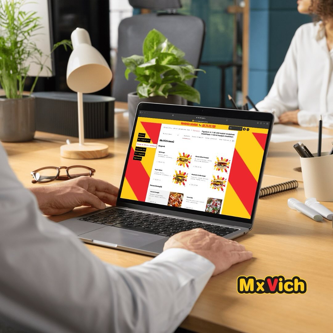 🍔 ÚJDONSÁG A KISZÁLLÍTÁSUNKBAN! 🍟
Mostantól már reggel 8:00 órától leadhatjátok online a rendeléseiteket, amiket 11:00 órától kezdünk kiszállítani, így akár már délelőtt is megkaphatjátok kedvenceiteket!
📅 Keddtől-szombatig várjuk rendeléseiket!
https://www.mxvichburger.hu/étlap-és-online-rendelés/étlap-és-online-rendelés/
Szívvel-lélekkel készült szaftos marhaburgerek, közvetlenül az asztalotokra! 🍔