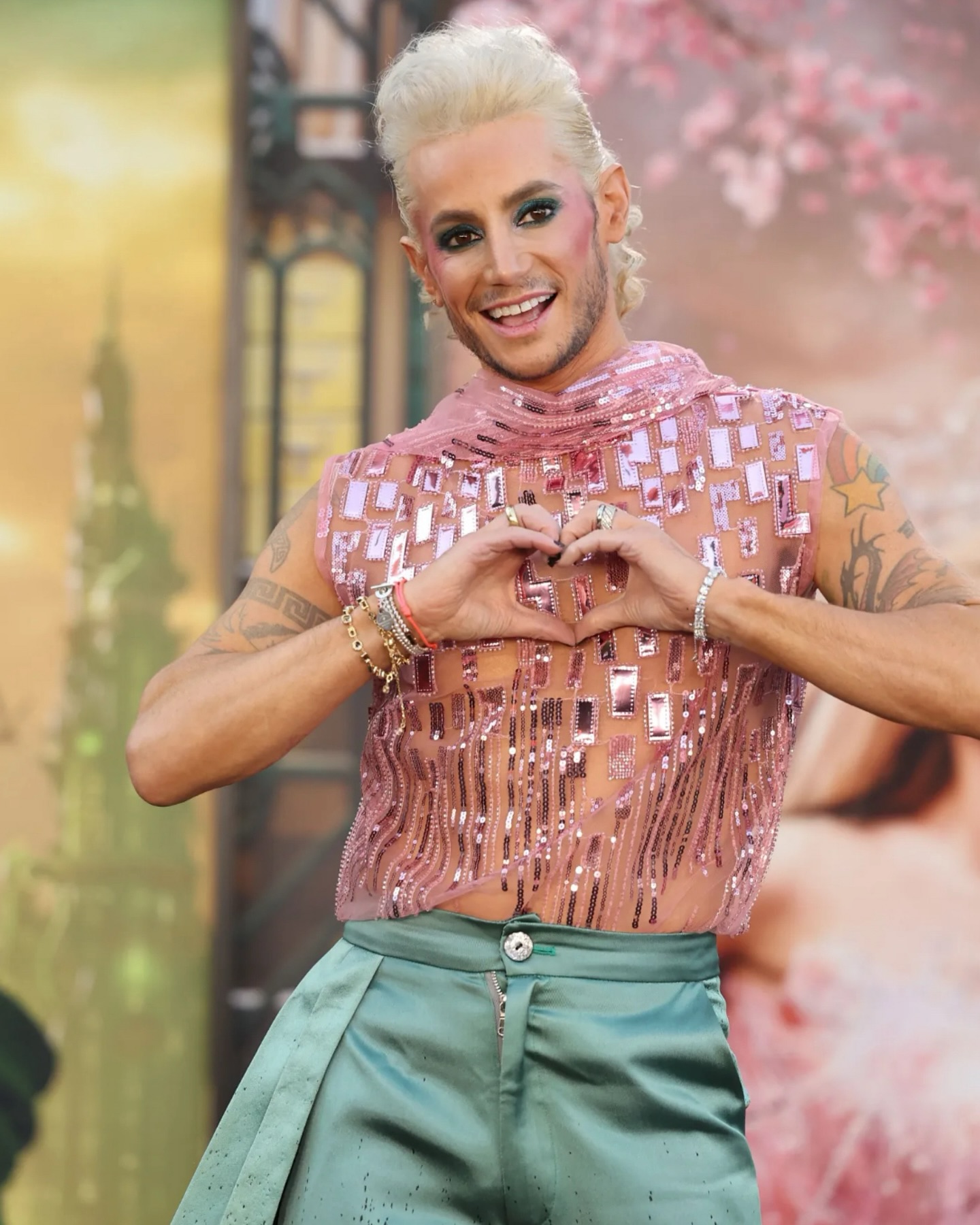 Frankie Grande showed up to the Los Angeles Wicked Premiere in a custom Alantude lewk.
This was such a fun one to design! And I’m happy to see he had the best of times in it. 🥰😎
Styling: @andrewgelwicks
#wicked #wickedPremiere #PinkAndGreenOnTheYellowBrickRoad