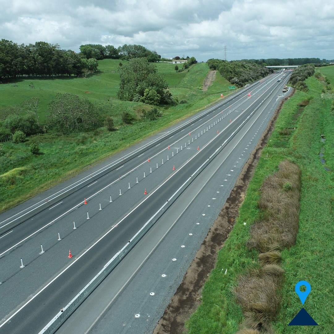 🚧 Progress on the SH1 Verge Line 🚧
Great to see some steady progress along SH1! 🙌 Won’t be long until these roads are flowing freely again. Big hats off to the crew from @higginsnz for their hard work and dedication to making our journeys smoother and safer. 👷♂️👷♀️
#roadworks #SH1 #nzroads #higgins #surveyingnz #nzsurveyors