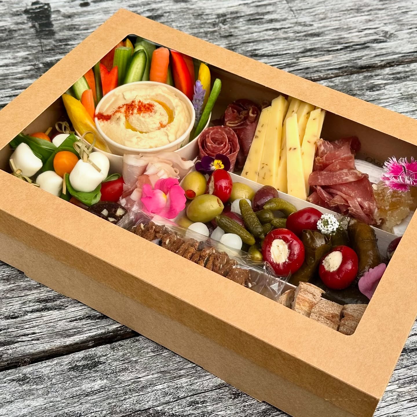Our little Platter Box for 4+ is a favourite atm. Must be some of the sunshine hinting at picnic vibes. Order online for free delivery in Auckland CBD #Datenight #sharewithfriends #weekendvibes