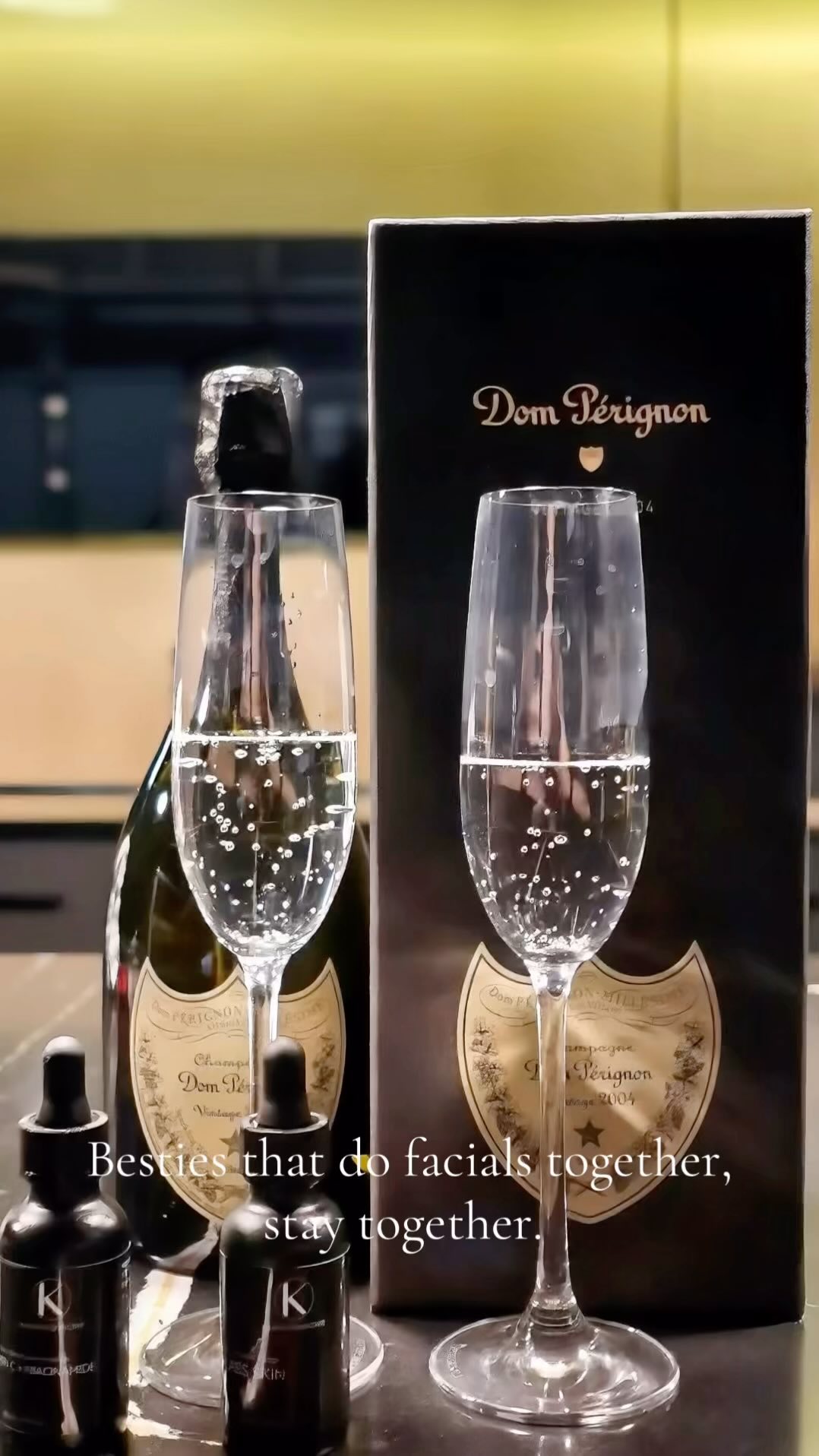 Grab your bestie and book that luxury spa treatment with @kaavish.spa #socialmediamanager #digitalmarketing #spa #spaday