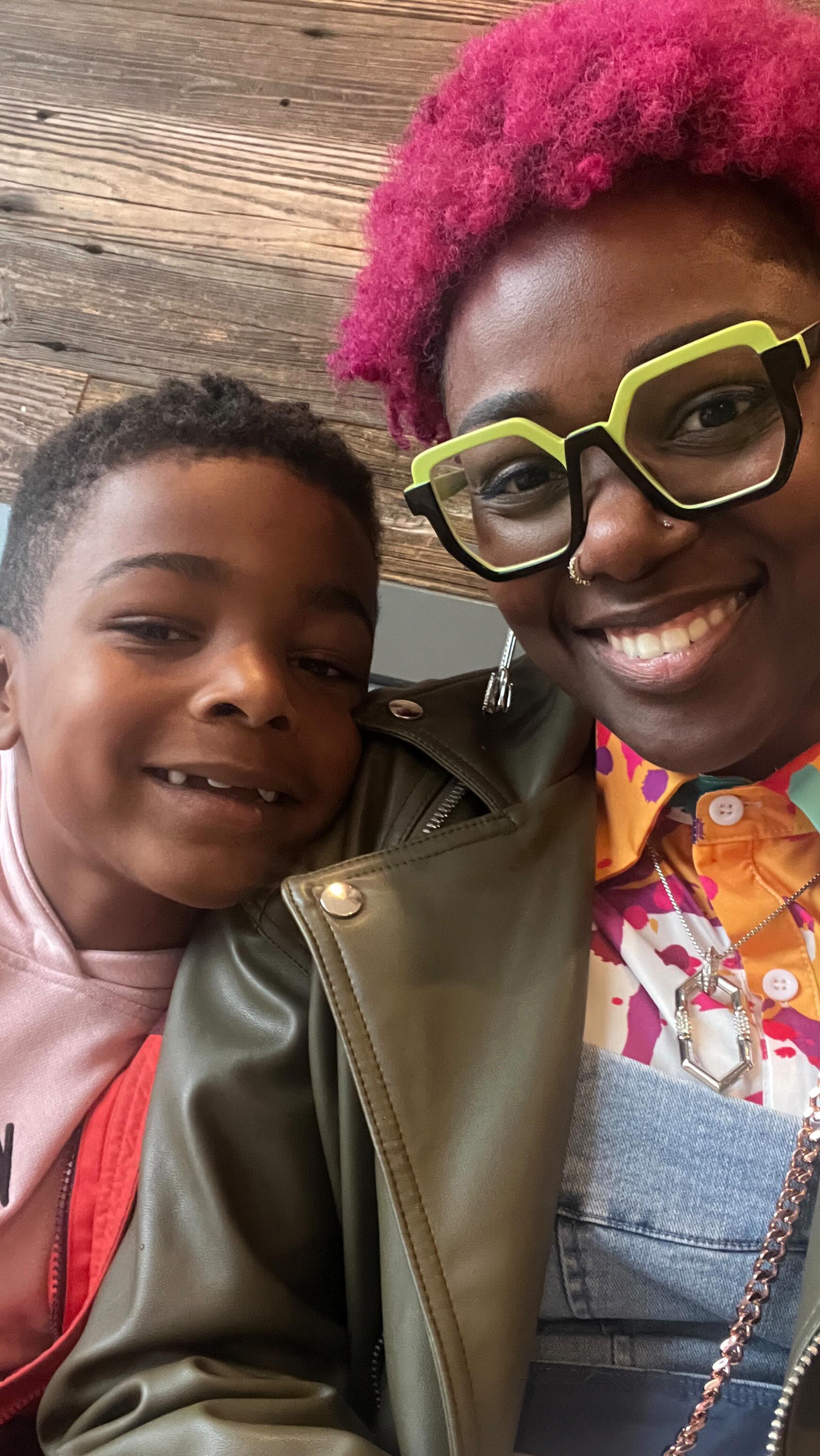 A word to my #stayathomemoms 🫶🏾
What an honor to pour into your kids the way you do.
I see your sacrifice - it’s beautiful AND challenging. And it’s all so worth it. 💕