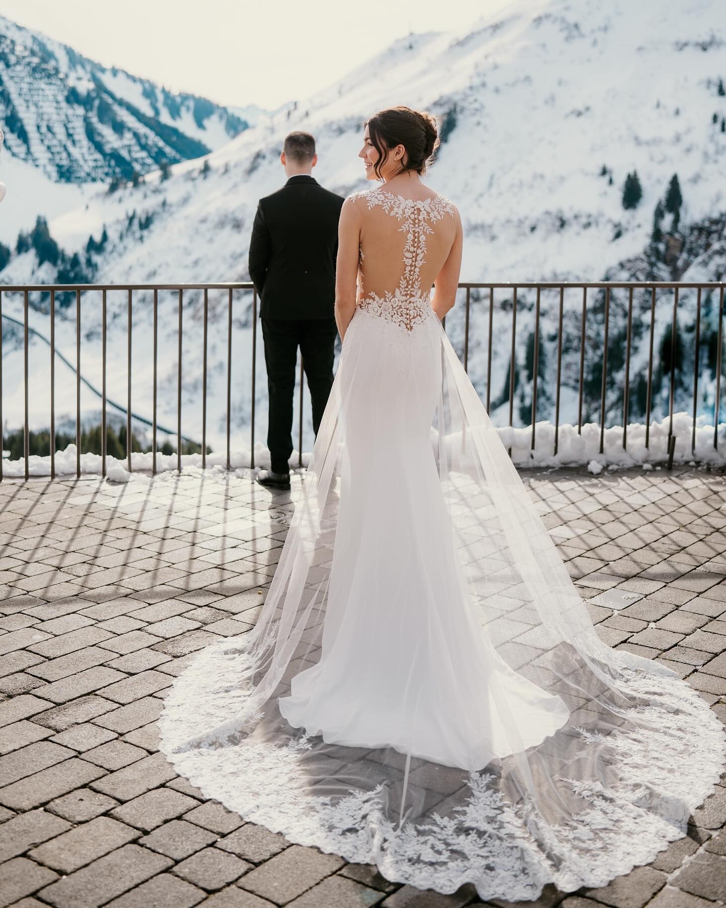 Mit dem ersten Schnee im Tal gibt‘s einen kleinen Rückblick zu einem Highlight von 2024 😍
winter wedding ski elopement ❄️ #morecomingsoon
WINTER WEDDING
SKI ELOPEMENT
MOUNTAIN ELOPEMENT
SKI PHOTOGRAPHER
#lovemyjob