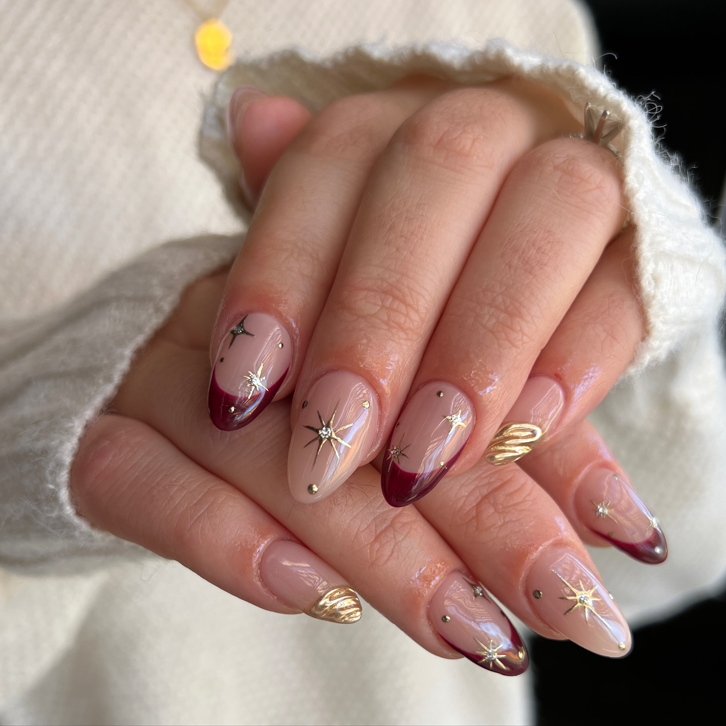anyone else feel like we skipped fall and went straight to Christmas this year? 🎄
these holiday-inspired nails are perfect for the season— because it’s never too early to start celebrating (or matching your mani to your cozy Christmas mood ☃️).
@chelsey.solandbel books are filling up fast for holiday nails! tap the link in our bio to secure your spot before Christmas 🫶🏼
nails nail art nail studio holiday nails custom designs