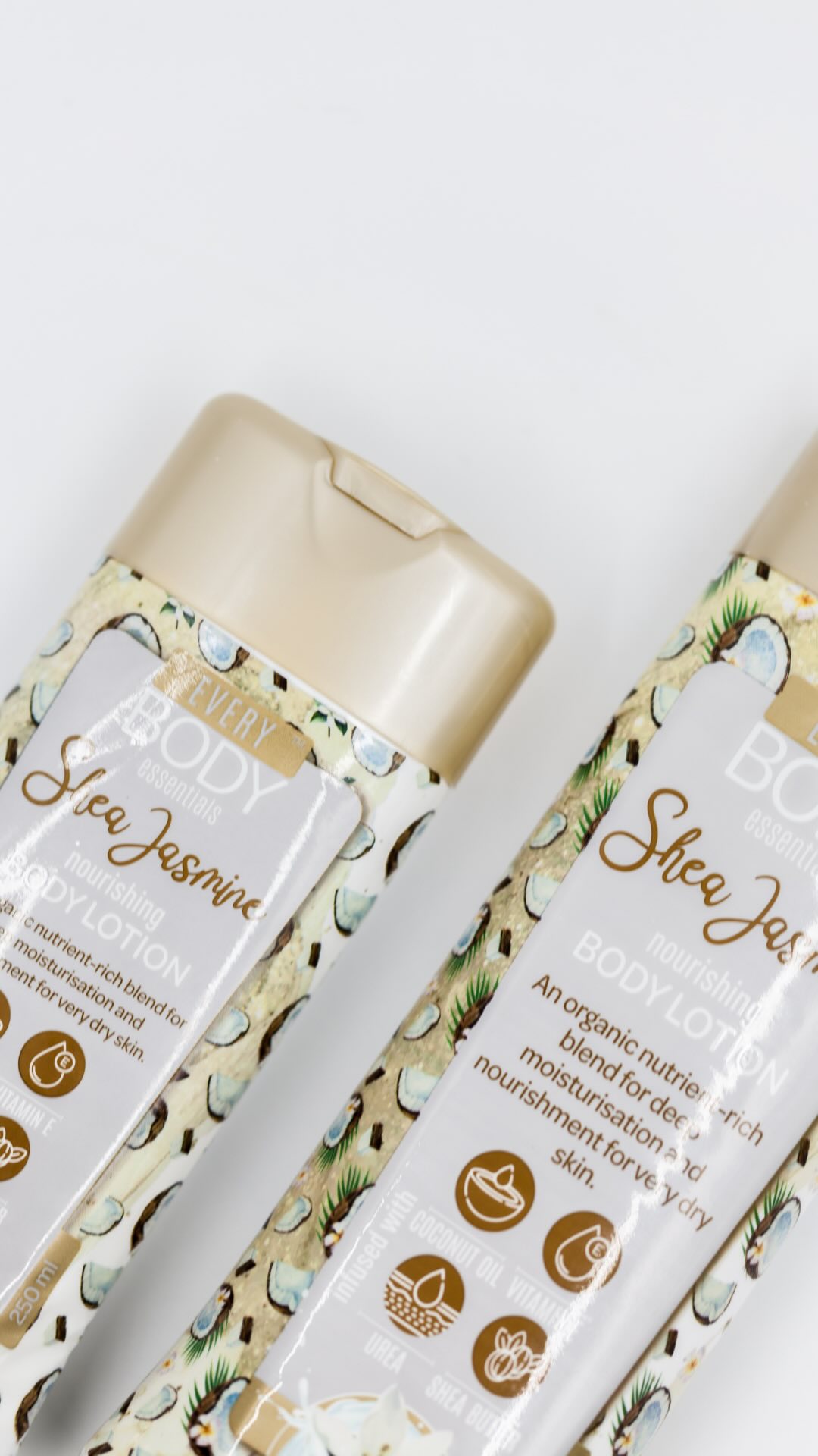 Inspired by nature and science, our bath and body products blend both natural and lab-synthesised ingredients for a powerful dermatological formulation 🌿🔬
Shop EveryBodyEssentials™ for daily skin essentials | Link in bio
#skincareforall #everybodyessentials #essentialskincare #skincarebrand #skinwellness #skincarethatcares #southafricanskincare #bodycare #bodycareproducts #blackfridayskincare #blackfridaydeal #blackfridayspecial #affordableskincare #simpleskincare