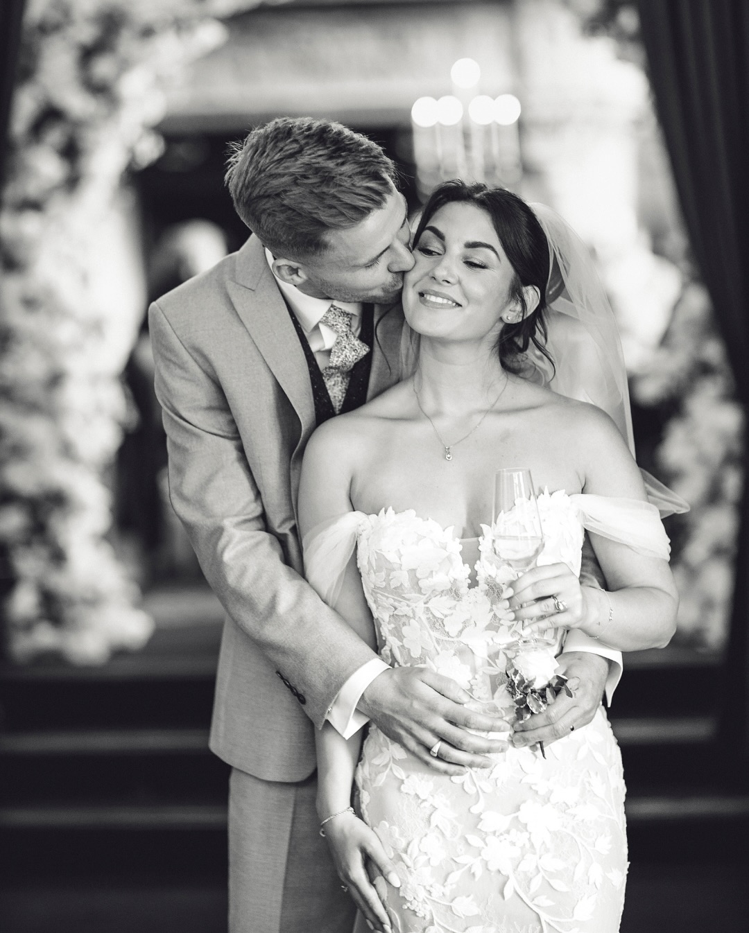 🌸 Just had to share how completely obsessed I am with Lauren and Tom’s wedding 😍 It was such a beautiful reminder of what true love really looks like. Honestly, I could relive that day over and over!
As for my lovely friends, I’ve been a bit quiet lately—this wedding season has been super busy, and I’ve been juggling a lot! But it’s definitely time to say hello .
I promise to be much more active because I’ve got loads of exciting content and news to share with you all. I promise to showcase some amazing updates and moments with you all.
Stay tuned! 💫 Cheers to love and reconnecting and happy times! 🥂💖
Dream team: :)
Venue: @Rhinefieldhousehotel
Photography and Film: @kateizakphoto
Dress: @enzoani at @littlelondonbrides
Suits : @hunterandgreys
Hair: @gracebaileybridalhair
MUA: @taymariemakeupxo
Florist: @petalsandposiesfd
Shoes: @SOPHIAWEBSTER
Music: @evertidemusic
💫 #TrueLove #WeddingMagic #HelloAgain
#WeddingDay #summerweddinguk
#hampshirewedding
#editorialwedding #relaxedwedding
#hampshireweddingphotographer
#ukweddingphotographer
#naturalweddingphotographer #editorialweddingphotographer
