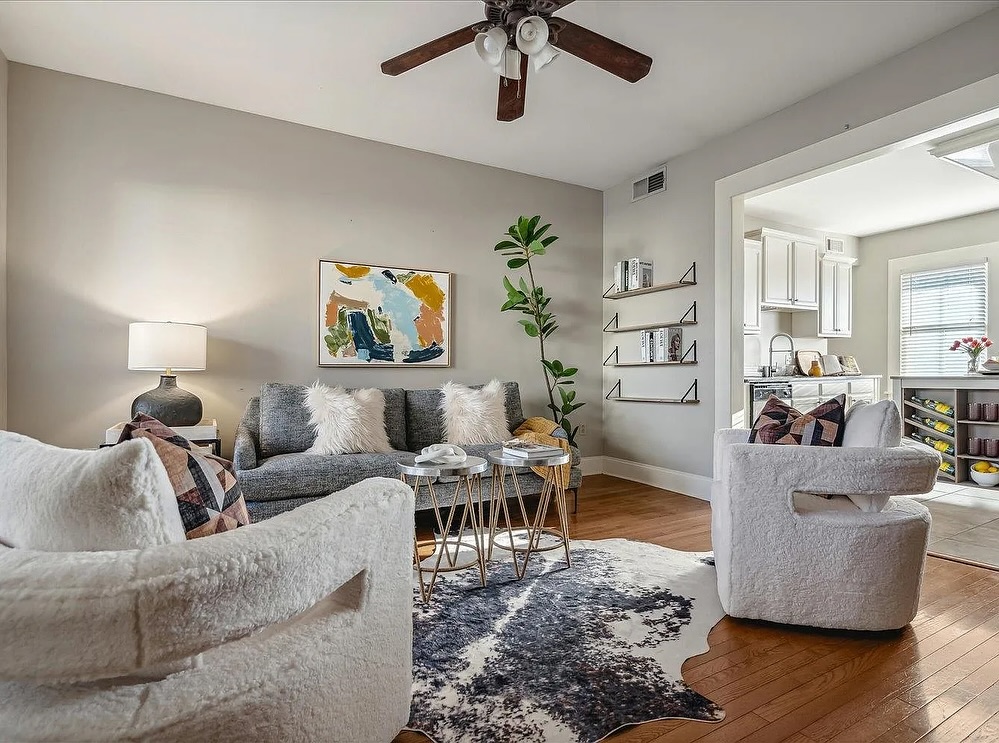 ๐๐Condo living with Bee Inspired Staging๐๐